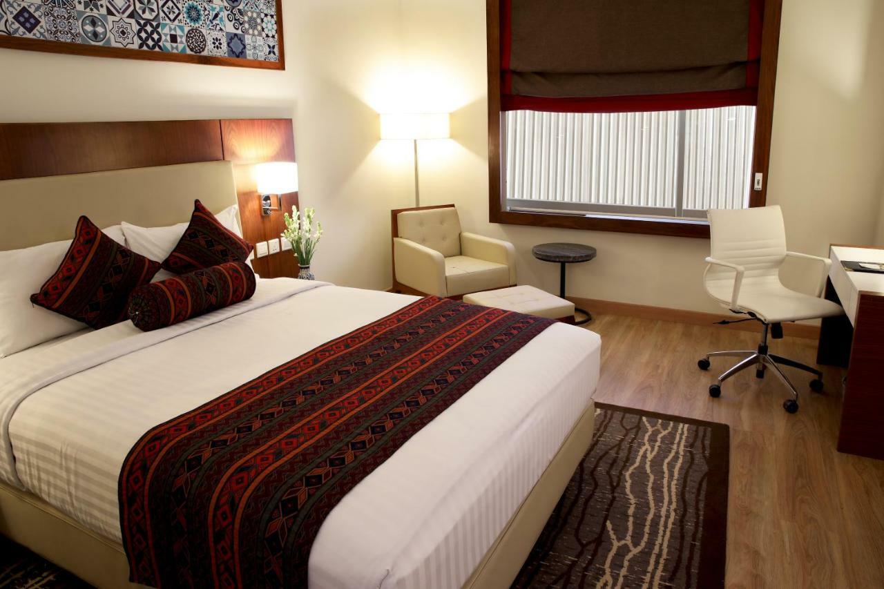 Avari Xpress Multan Luaran gambar