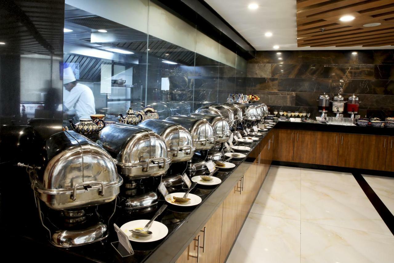 Avari Xpress Multan Luaran gambar